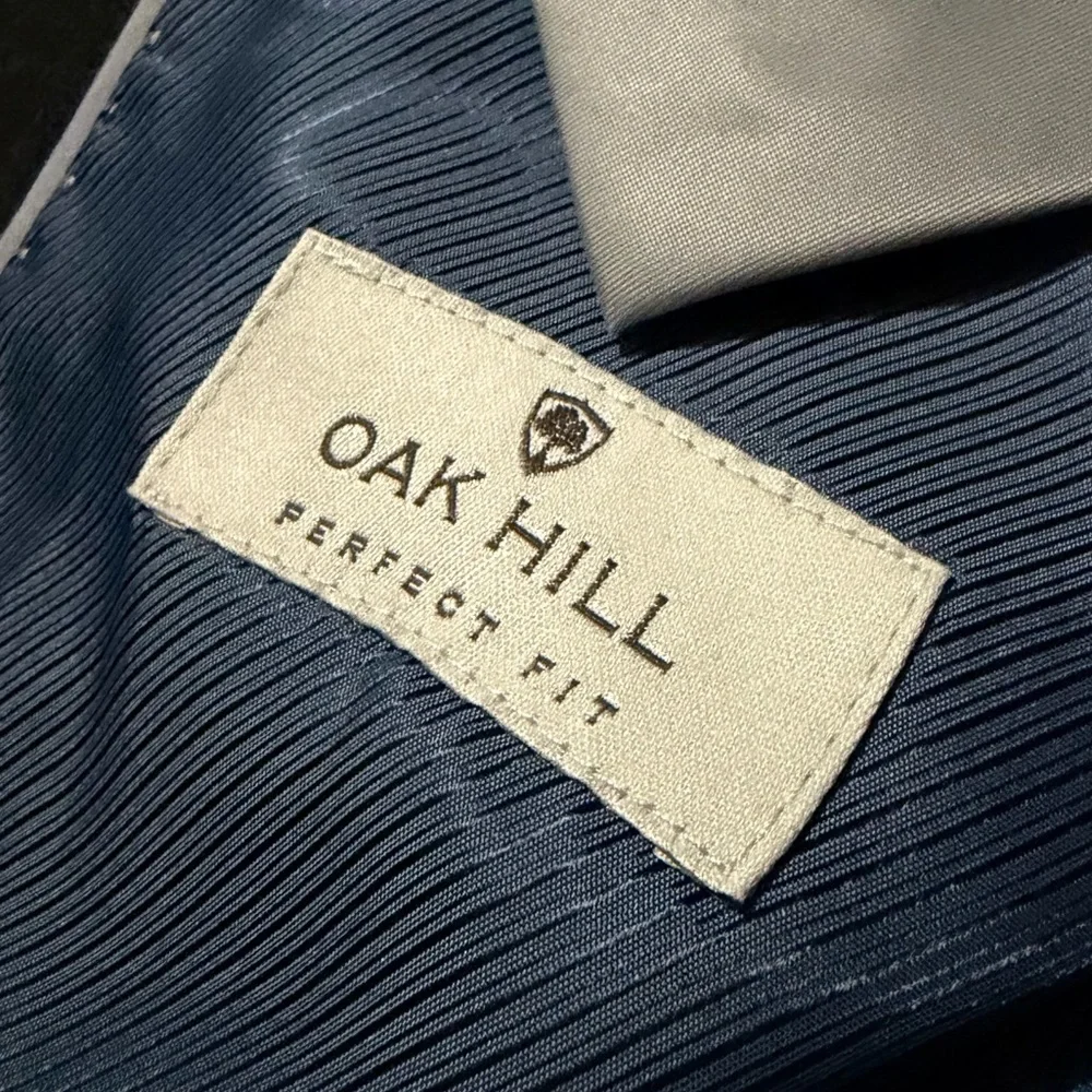 OAK HILL men’s gray suit jacket blazer 46R great condition.
